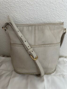 Vintage COACH Maggie Leather Bucket Bag in Rare Bone Ivory Crossbody 0137-039